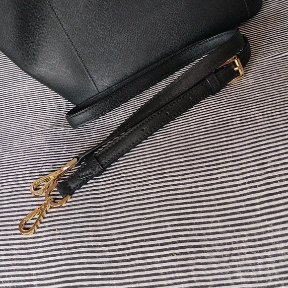 Michael Kors black safianno leather Greenwich satchel bag with crossbody… - Picture 15 of 16